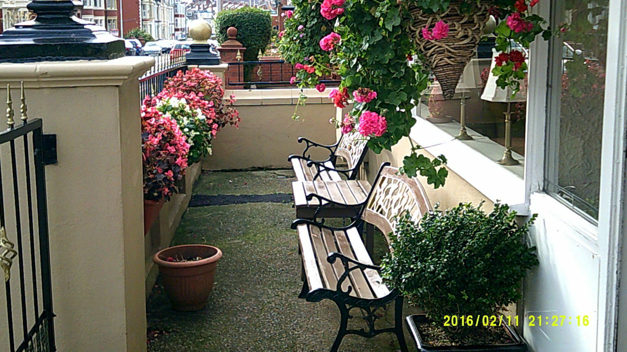 Olivers Strickley Over 35 Years Only Blackpool Exterior foto